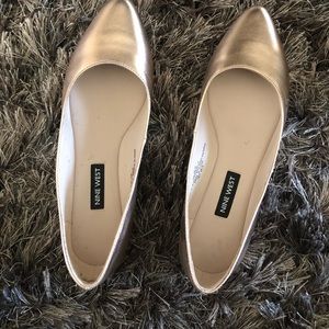 Nine West Gold Flats
